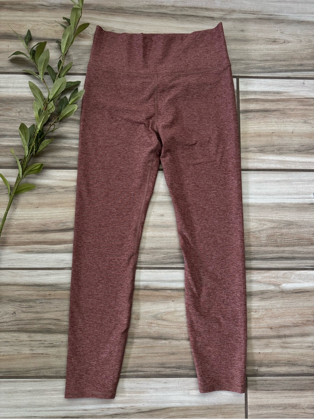 Vuori Clean Elevation Leggings Womens L Burgundy Heather High Rise 7/8 Yoga
